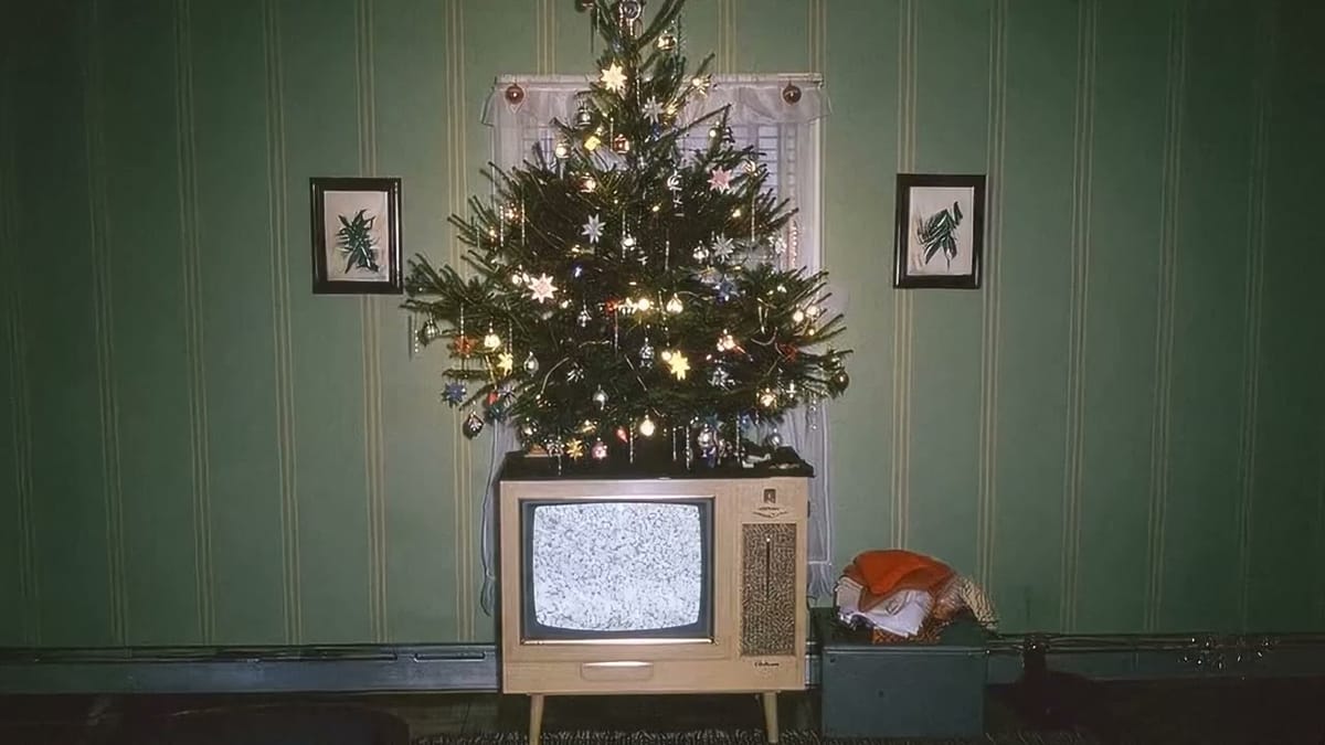 Solomun reflects on presence with ‘Christmas in Bed.’